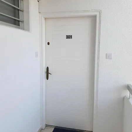 Apartments 아파트 파포스