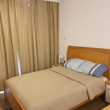 아파트 Apartments