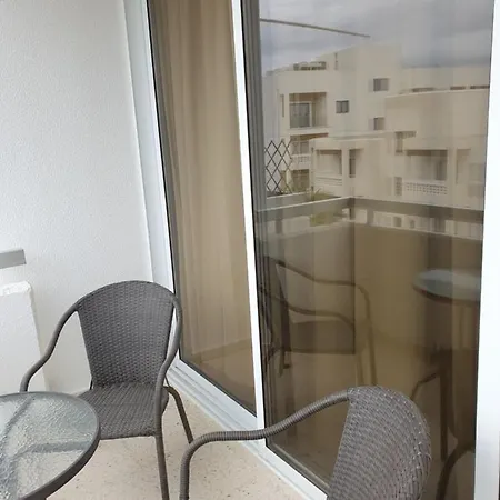 Apartments 파포스